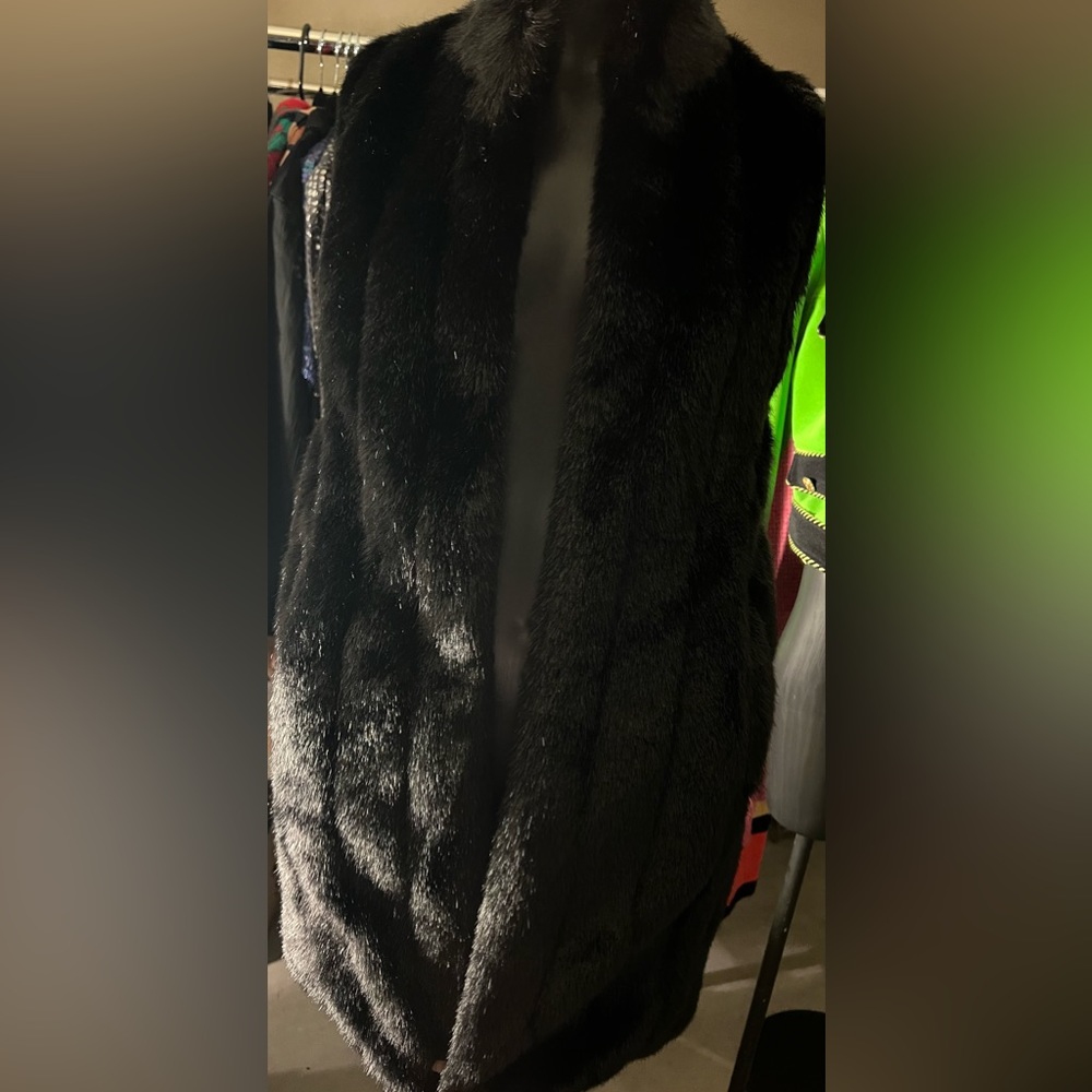 Donna Salyers Fabulous Furs